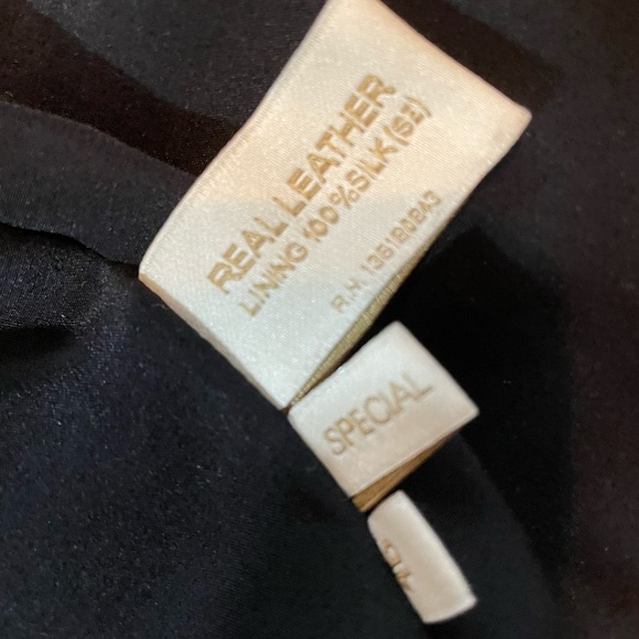 Salvatore Ferragamo Création Gold label leather jacket size 4/6 never worn. - Picture 6 of 15